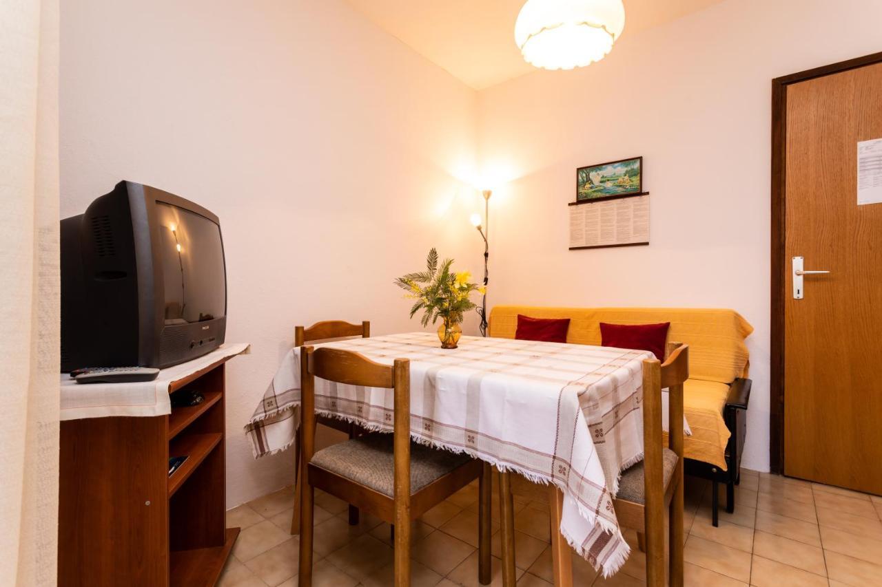 Rooms & Studio Apartment Mira Baška Εξωτερικό φωτογραφία