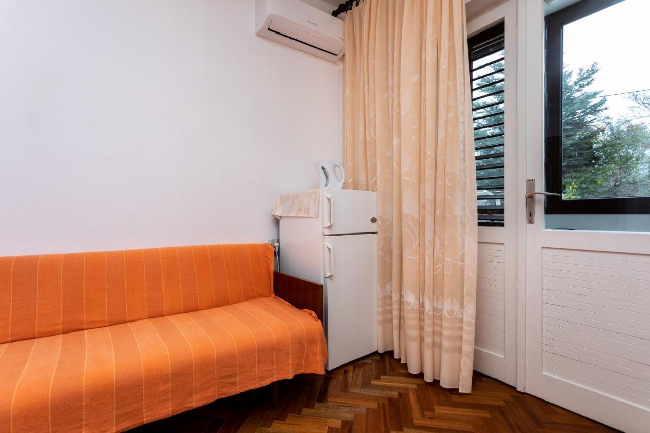 Rooms & Studio Apartment Mira Baška Εξωτερικό φωτογραφία