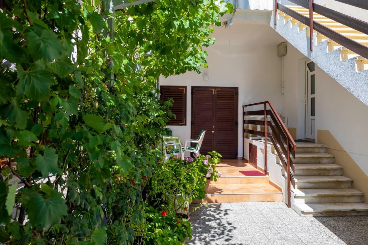 Rooms & Studio Apartment Mira Baška Εξωτερικό φωτογραφία